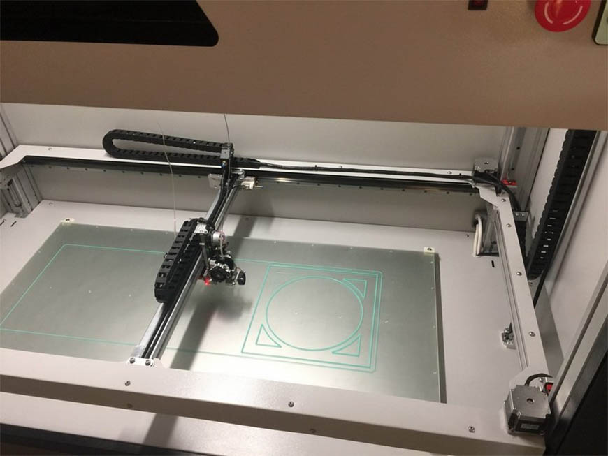 Принтер с большой областью печати